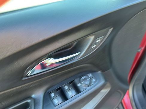 Used 2018 Chevrolet Equinox LT image 21