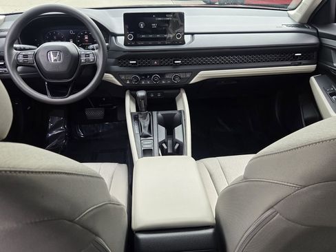 Used 2025 Honda Accord SE image 13