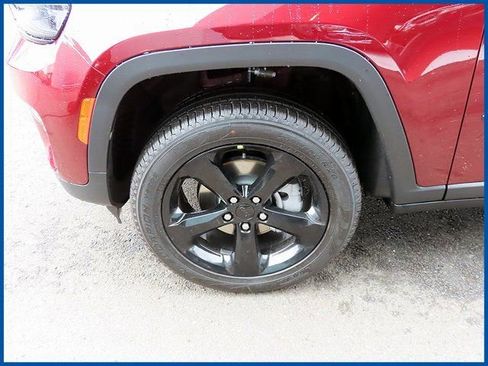 New 2025 Jeep Grand Cherokee Limited w/ Black Appearance Package image 5