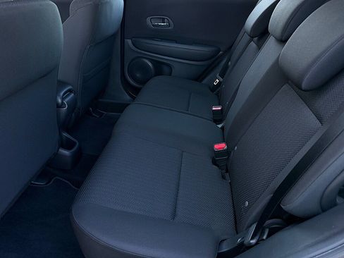 Used 2016 Honda HR-V LX image 9