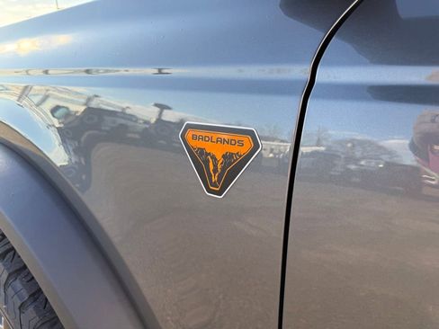 New 2025 Ford Bronco Badlands image 9