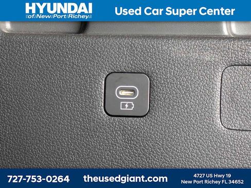 Used 2024 Hyundai Palisade SEL w/ Premium Package AWD/4WD image 18