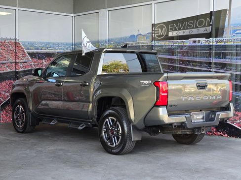 Used 2024 Toyota Tacoma TRD Sport image 6
