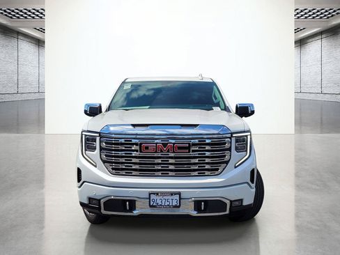 Used 2023 GMC Sierra 1500 Denali w/ Denali Reserve Package AWD/4WD image 4