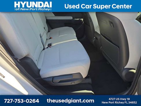 New 2026 Hyundai Santa Fe SE image 21