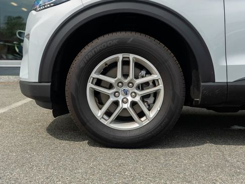 New 2026 Ford Explorer Active AWD/4WD image 7