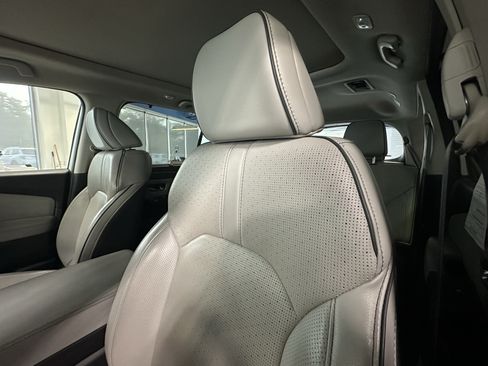 Used 2023 Honda Pilot Elite image 10
