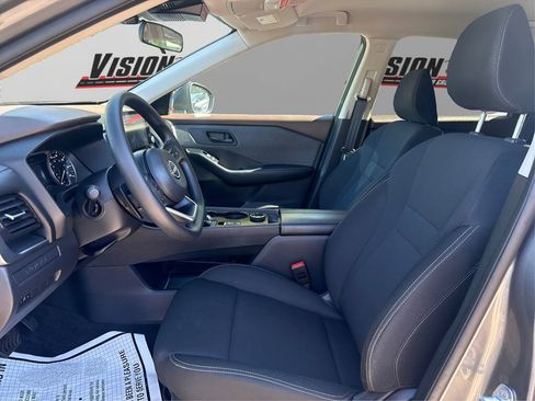 Used 2023 Nissan Rogue S image 9