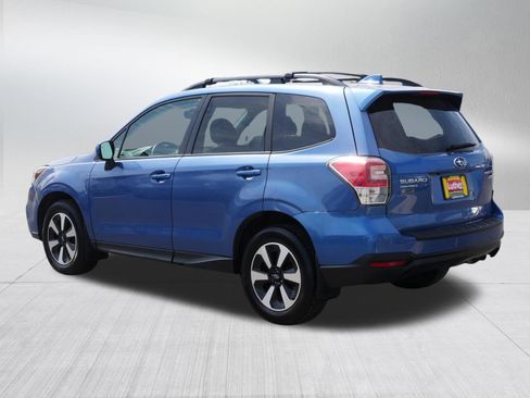 Used 2017 Subaru Forester 2.5i Premium w/ Popular Package #2A AWD/4WD image 5
