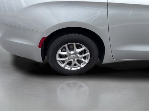 New 2026 Chrysler Pacifica Select image 25