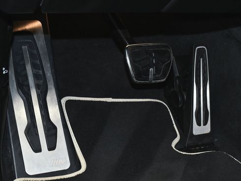 Used 2023 BMW X6 M50i w/ Executive Package image 19