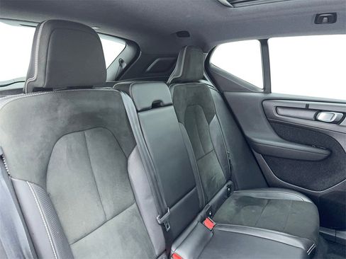 Used 2019 Volvo XC40 T5 R-Design image 48
