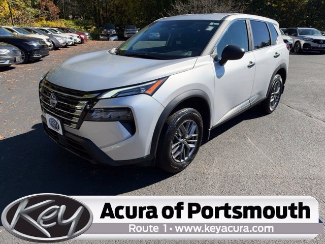 Used 2025 Nissan Rogue S AWD/4WD image 1
