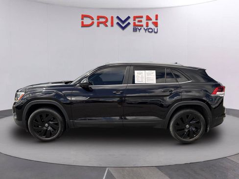 Used 2024 Volkswagen Atlas Cross Sport SE w/ Panoramic Sunroof Package FWD image 7