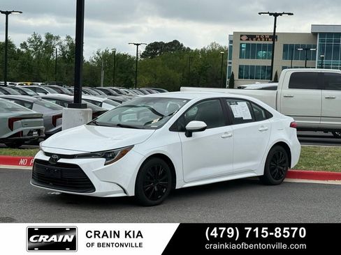Used 2024 Toyota Corolla LE FWD image 3
