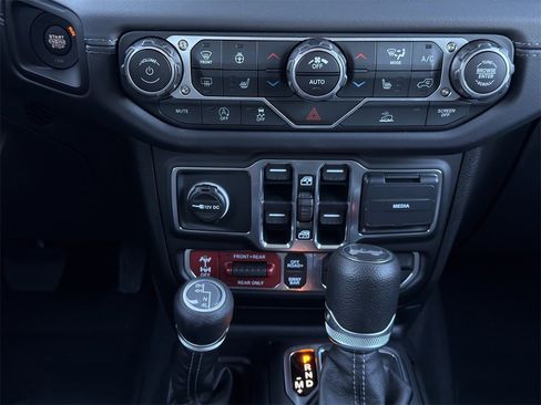 New 2025 Jeep Wrangler Rubicon image 16