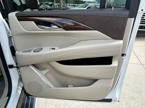 Used 2016 Cadillac Escalade ESV Premium AWD/4WD image 16