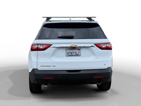 Used 2020 Chevrolet Traverse LT w/ LT Premium Package image 4