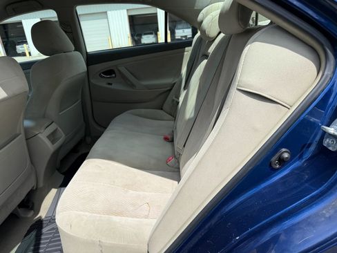 Used 2011 Toyota Camry LE FWD image 21