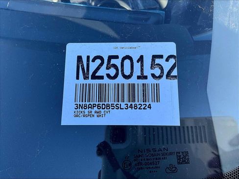 New 2025 Nissan Kicks SR image 17