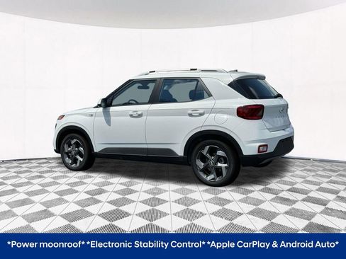 Certified 2025 Hyundai Venue SEL image 6