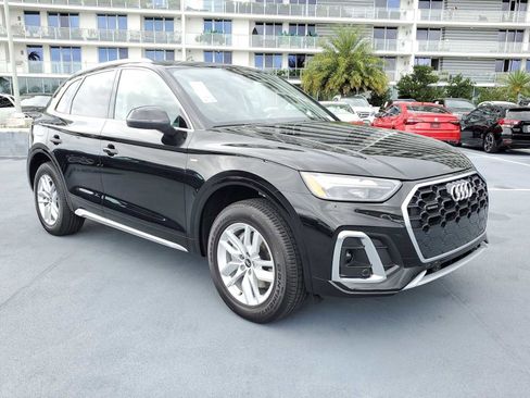 Used 2023 Audi Q5 2.0T Premium w/ Convenience Package image 8