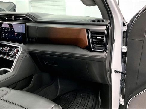 Used 2024 GMC Sierra 2500 Denali w/ Technology Package image 16