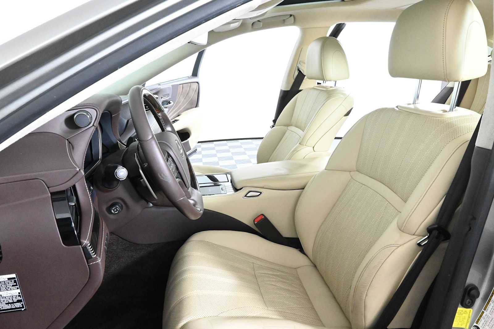 Used 2018 Lexus LS 500 w/ Interior Upgrade Package RWD image 22