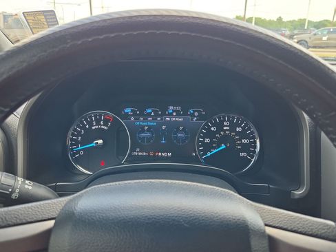 Used 2019 Ford Expedition XLT w/ Equipment Group 202A RWD image 19