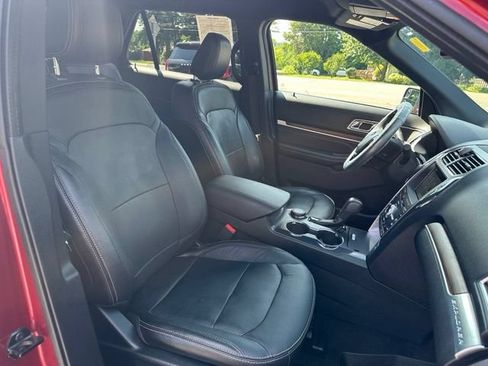 Used 2018 Ford Explorer Limited AWD/4WD image 14