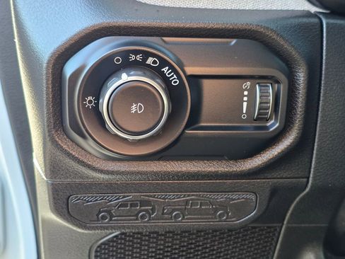 Used 2024 Jeep Wrangler Willys image 16