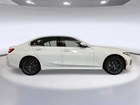 Used 2025 BMW 330i xDrive Sedan w/ Premium Package AWD/4WD image 6