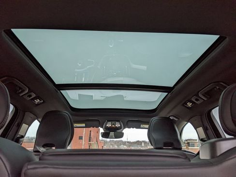 Certified 2024 Volvo XC60 T8 Ultimate w/ Climate Package image 13