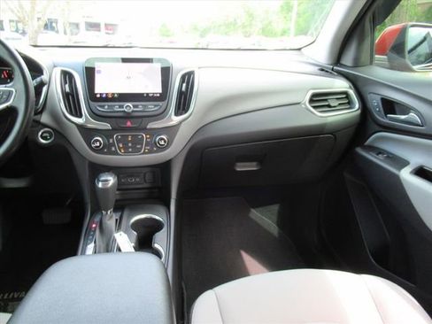 Used 2020 Chevrolet Equinox LT FWD image 13