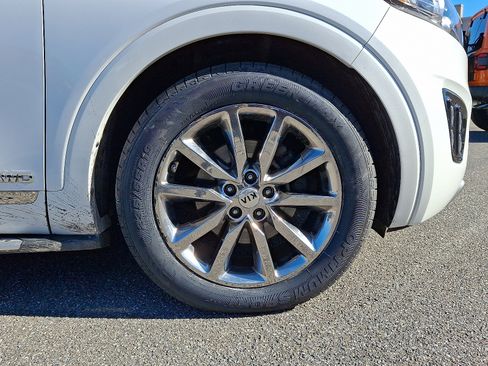 Used 2018 Kia Sorento SX image 9