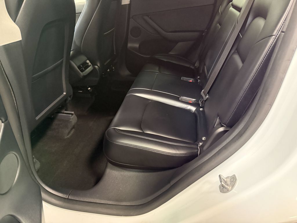 Used 2021 Tesla Model Y Long Range AWD/4WD image 47