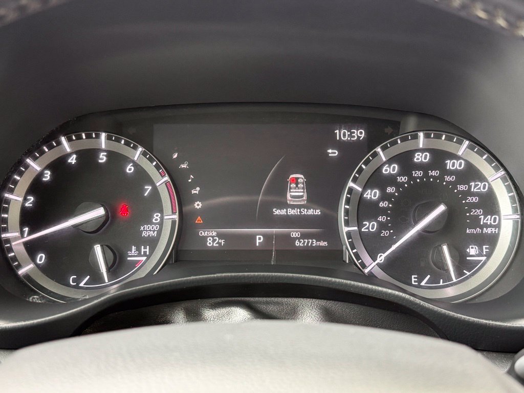 Used 2021 Toyota Highlander XLE AWD/4WD image 30