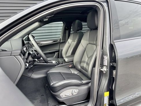 New 2026 Porsche Macan image 5