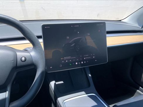 Used 2023 Tesla Model 3 Standard Range RWD image 14