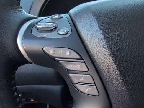 Used 2019 Nissan Pathfinder SL image 24