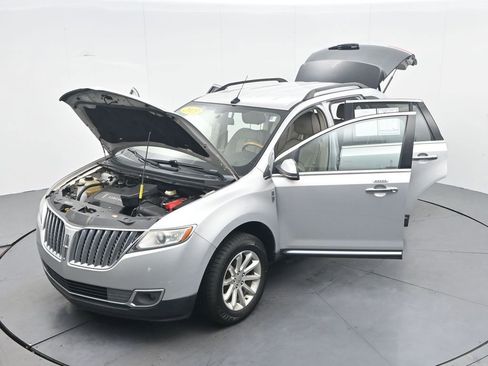 Used 2015 Lincoln MKX FWD w/ Equipment Group 101A image 42
