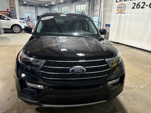 Used 2023 Ford Explorer XLT w/ Equipment Group 202A image 5
