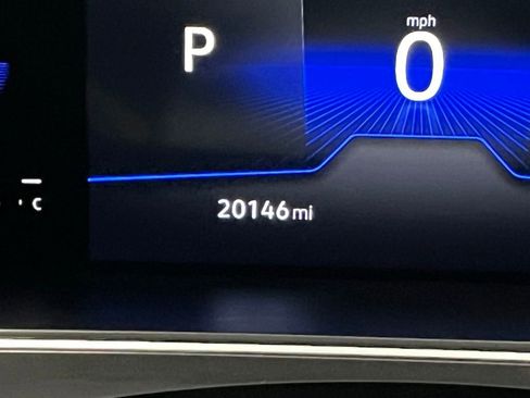 Used 2023 Volkswagen Tiguan SE R-Line image 24