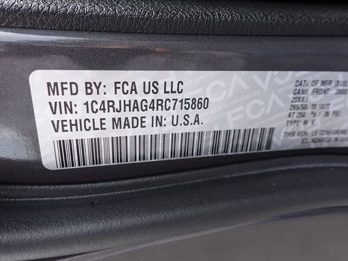 Used 2024 Jeep Grand Cherokee Altitude AWD/4WD image 22