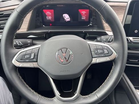 Certified 2025 Volkswagen Atlas SEL AWD/4WD image 14