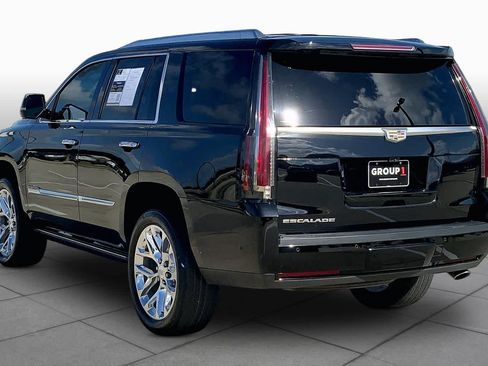 Used 2019 Cadillac Escalade Premium Luxury RWD image 12