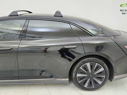 Used 2024 Lucid Air Pure RWD image 4