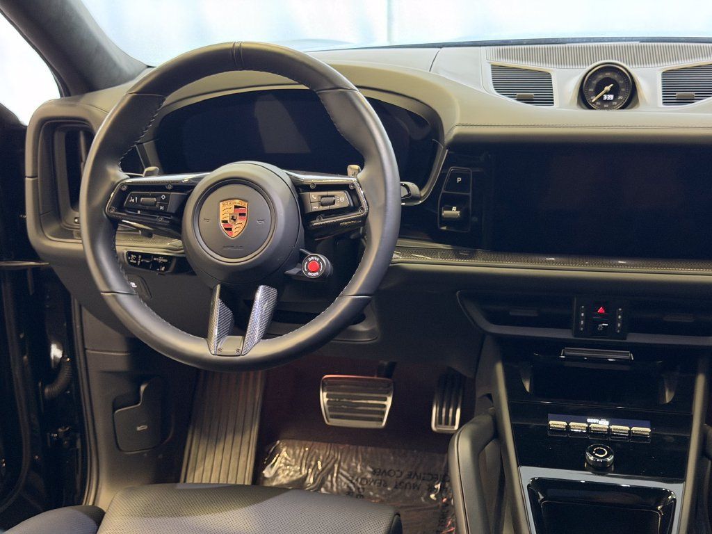 Certified 2025 Porsche Cayenne Turbo GT AWD/4WD image 20