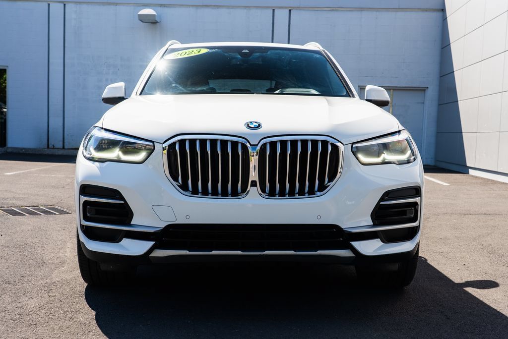 Used 2023 BMW X5 xDrive45e AWD/4WD image 2
