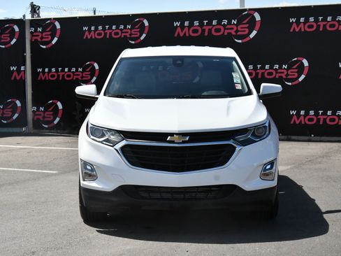 Used 2020 Chevrolet Equinox LT image 2